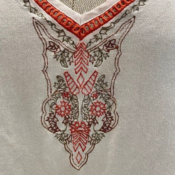 Willow & Clay Ivory Embroidered V-Neck Tank Size XS - Picture 4 of 5